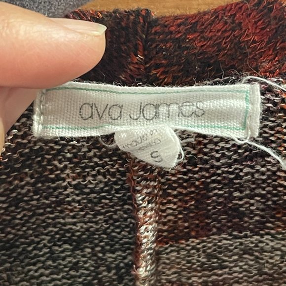 PLAID BLOUSE SIZE SMALL - Picture 7 of 8